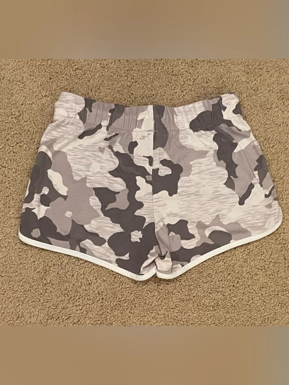 Old Navy Girls’ Gray and White Camo Athletic Shorts Size 10-12